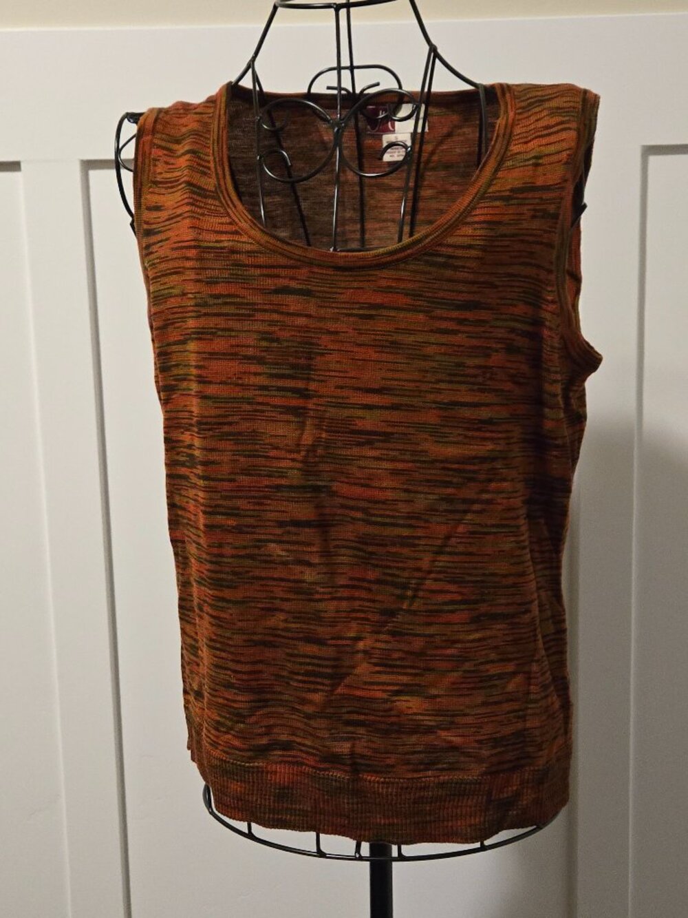 JM Collection Sleeveless Knit Top | Earth-Tone Streaked Pattern | Size Small